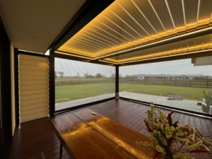 b1f272_d03d30d1616f4f8e9823bf02ee643e42~mv2 Outdoor Blinds